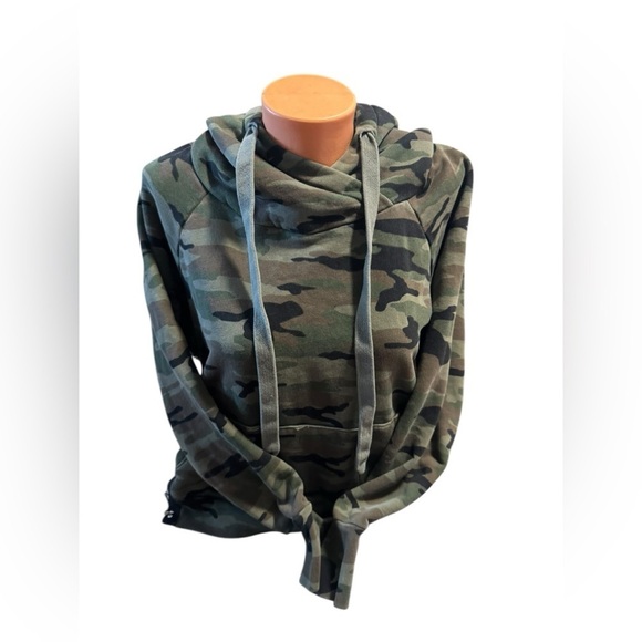 NSF Soul Cycle Camo Lissie Cozy Fleece Drawstring Green Hoodie Sweatshirt M - Picture 1 of 9